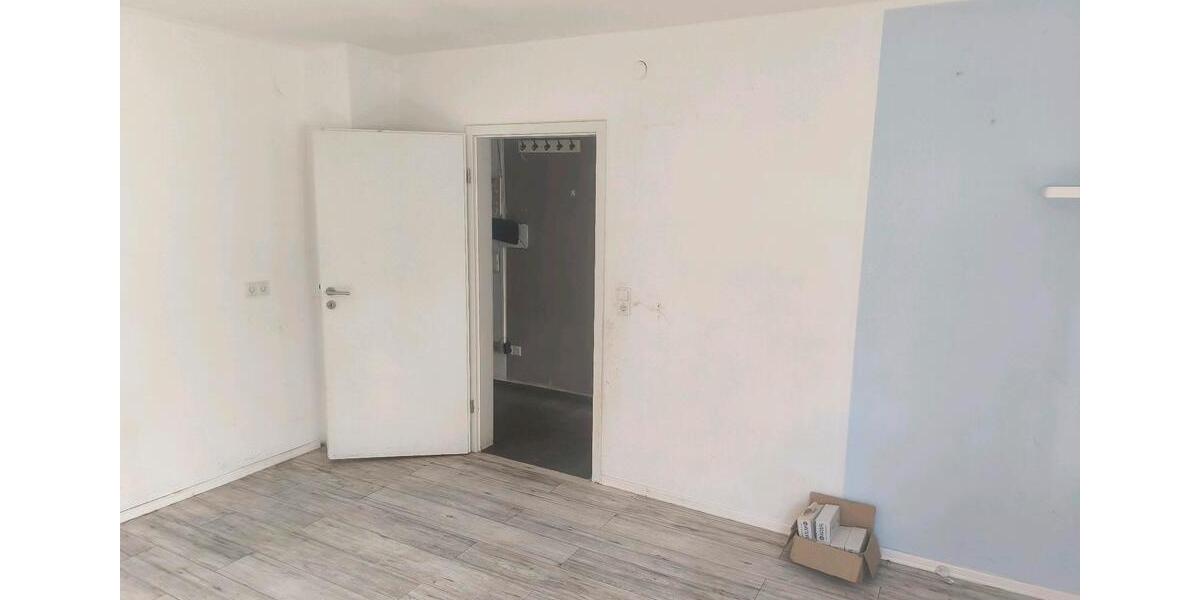 Etagenwohnung Lampertheim - 4 Zimmer, 100 m&sup2;, 1.500&euro; | Angebot:26671595