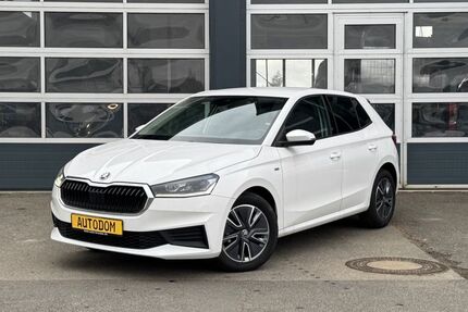 Skoda Fabia 10.424 km 15.990 &euro; Glückstadt 25348