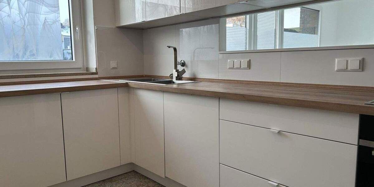 Etagenwohnung Mönchengladbach Stadtmitte - 2 Zimmer, 71 m&sup2;, 899&euro; | Angebot:25067162