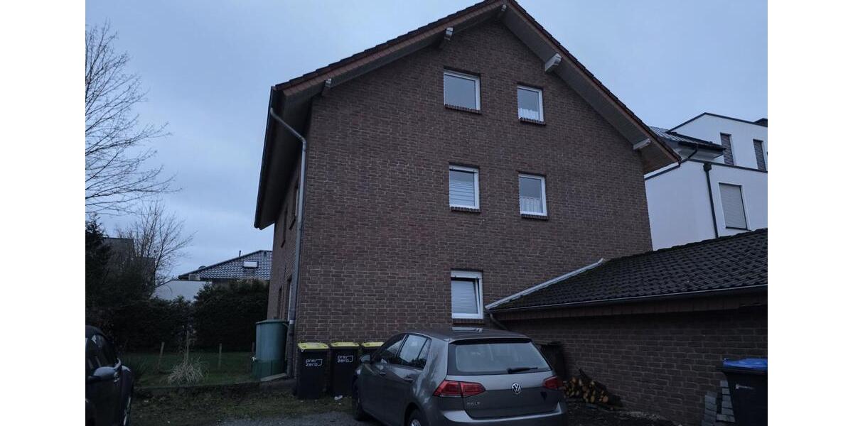 Dachgeschoßwohnung Schloß Holte-Stukenbrock Stukenbrock - 4 Zimmer, 70 m&sup2;, 690&euro; | Angebot:24934981