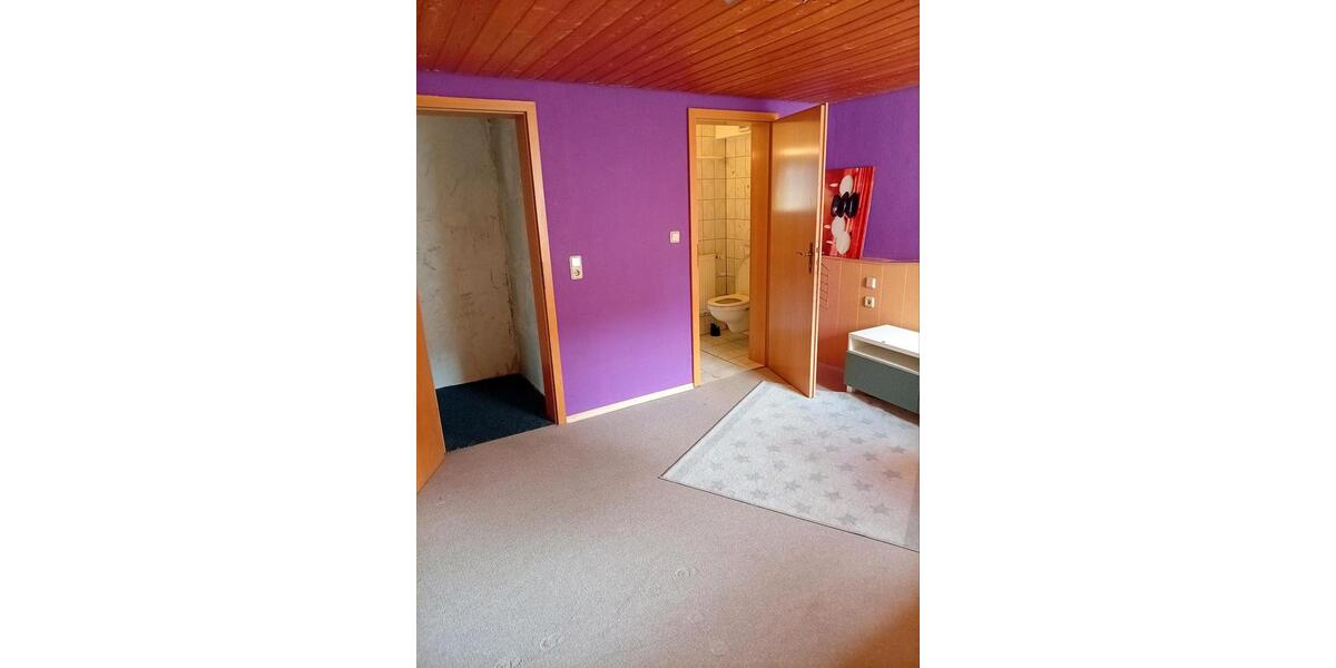 Einfamilienhaus Ahorn - 14 Zimmer, 300 m&sup2;, 1.100&euro; | Angebot:25728519