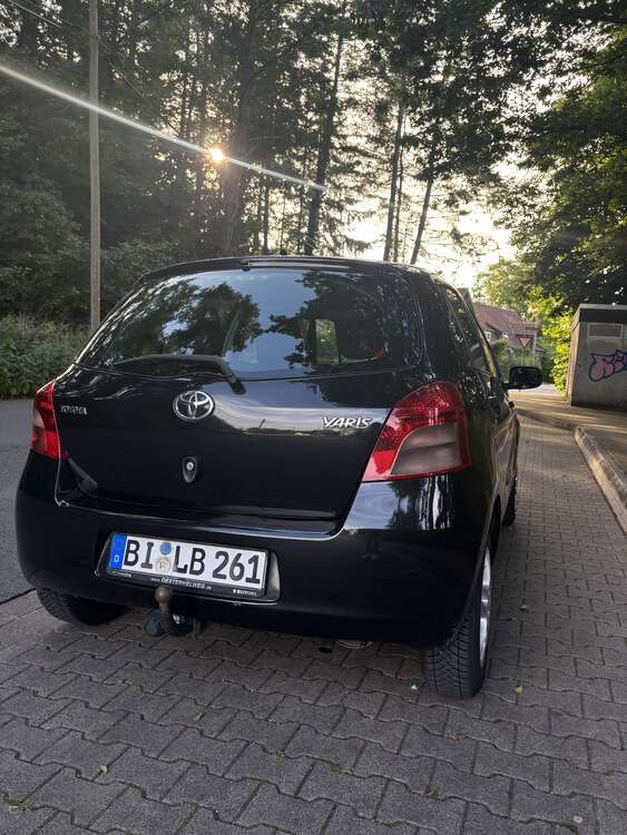Toyota Yaris 182.000 km 2.990 € Bielefeld 33659