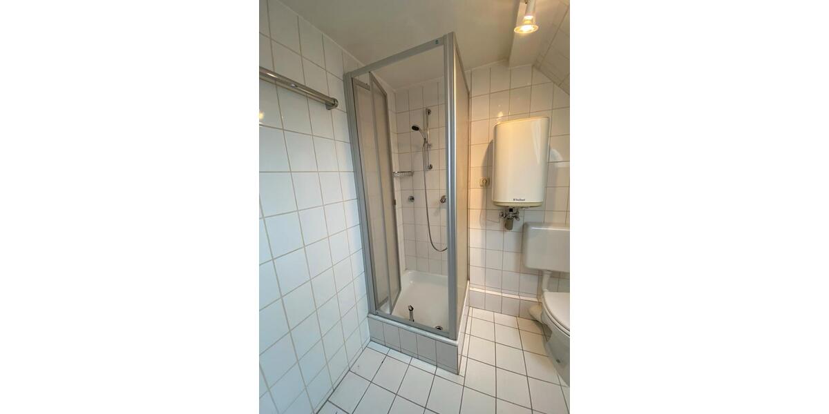 Dachgeschoßwohnung Waigolshausen - 2 Zimmer, 45 m&sup2;, 450&euro; | Angebot:26261861