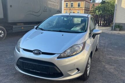 Ford Fiesta 182.000 km 3.000 &euro; Gera 07548