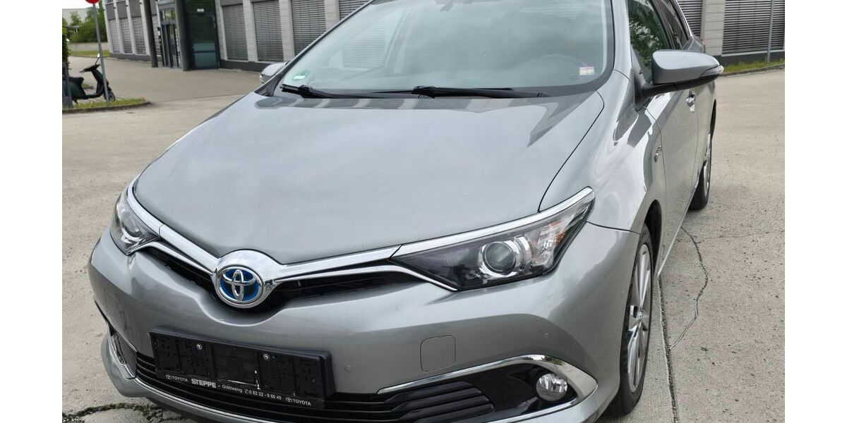 Toyota Auris 220.000 km 9.990 &euro; Fürstenfeldbruck 82256
