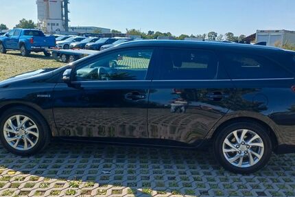 Toyota Auris 106.700 km 13.500 &euro; Berlin 12099