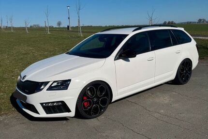 Skoda Octavia 90.000 km 25.600 &euro; Paderborn 33100