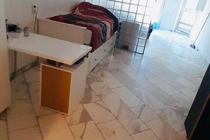 1-Zimmer Appartement mit eigenem Zugang und kleiner Terrasse