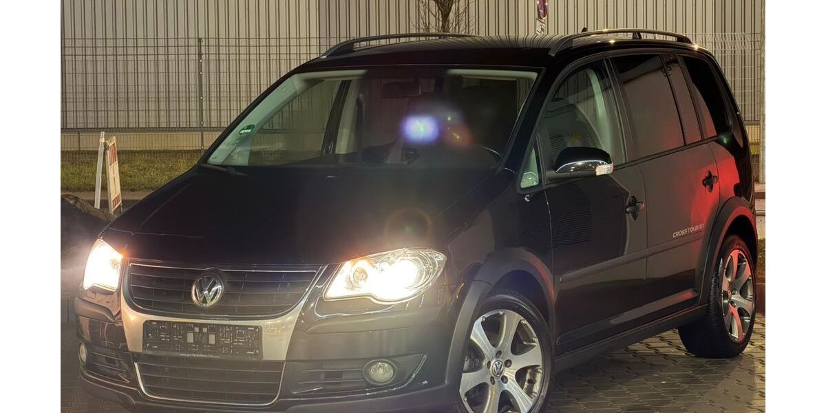 VW Touran 210.000 km 4.750 &euro; Euskirchen 53881