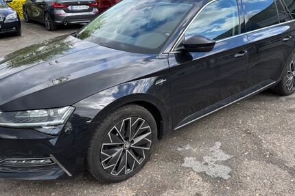 Skoda Superb 147.000 km 23.450 &euro; Ahausen (ehem. TÜV Gelände) 27367
