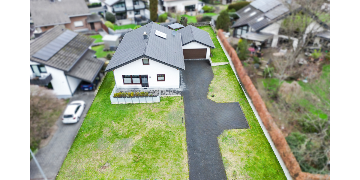 Neuwertiger Bungalow auf einer Ebene mit großer Garage in Königswinter-Thomasberg - Bungalow Königswinter Thomasberg | Angebot:26532997