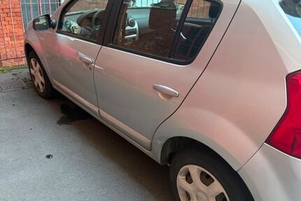 Dacia Sandero 165.550 km 600 &euro; Wiesbaden 65195