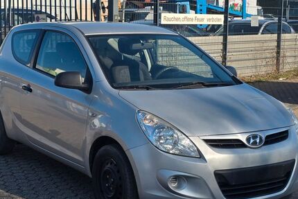 Hyundai i20 222.000 km 850 &euro; Düren 52353
