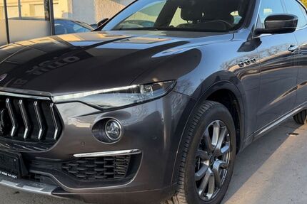 Maserati Levante 66.000 km 41.900 &euro; München 80939