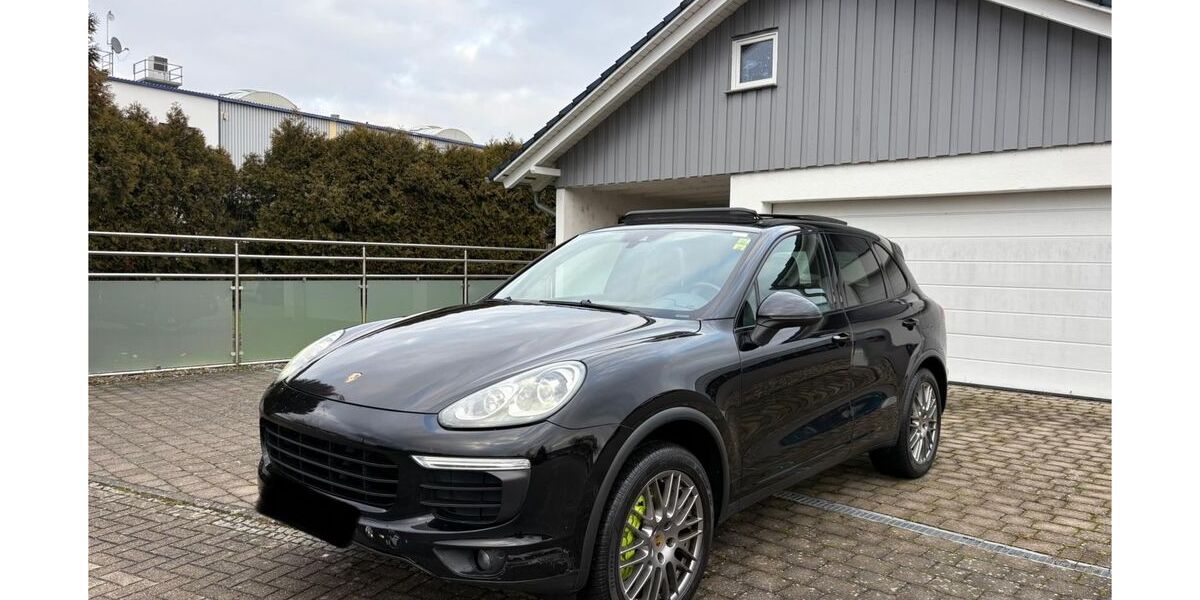 Porsche Cayenne 198.000 km 19.990 &euro; Steinmauer 76479