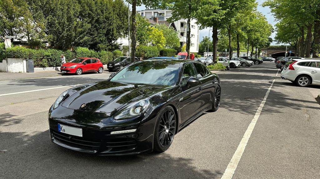 Porsche Panamera 199.652 km 28.899 &euro; Köln 50676