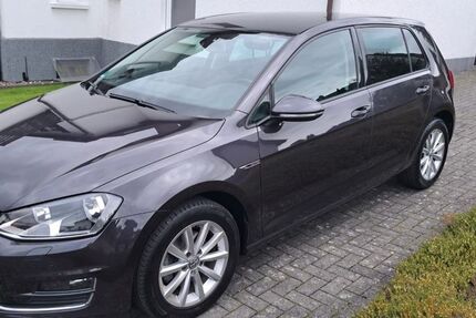 VW Golf 104.900 km 11.999 &euro; Hiddenhausen 32120