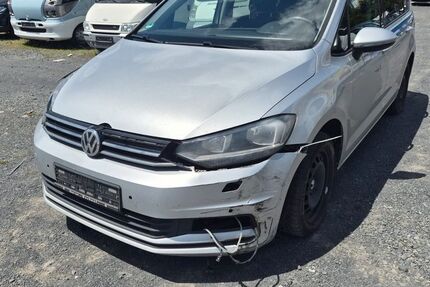 VW Touran 303.000 km 6.500 &euro; Elz 65604
