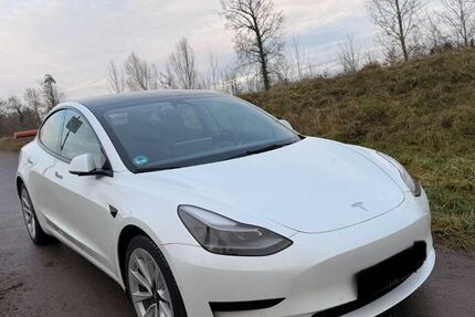 Tesla Model 3 37.935 km 21.999 &euro; Rastatt 76437