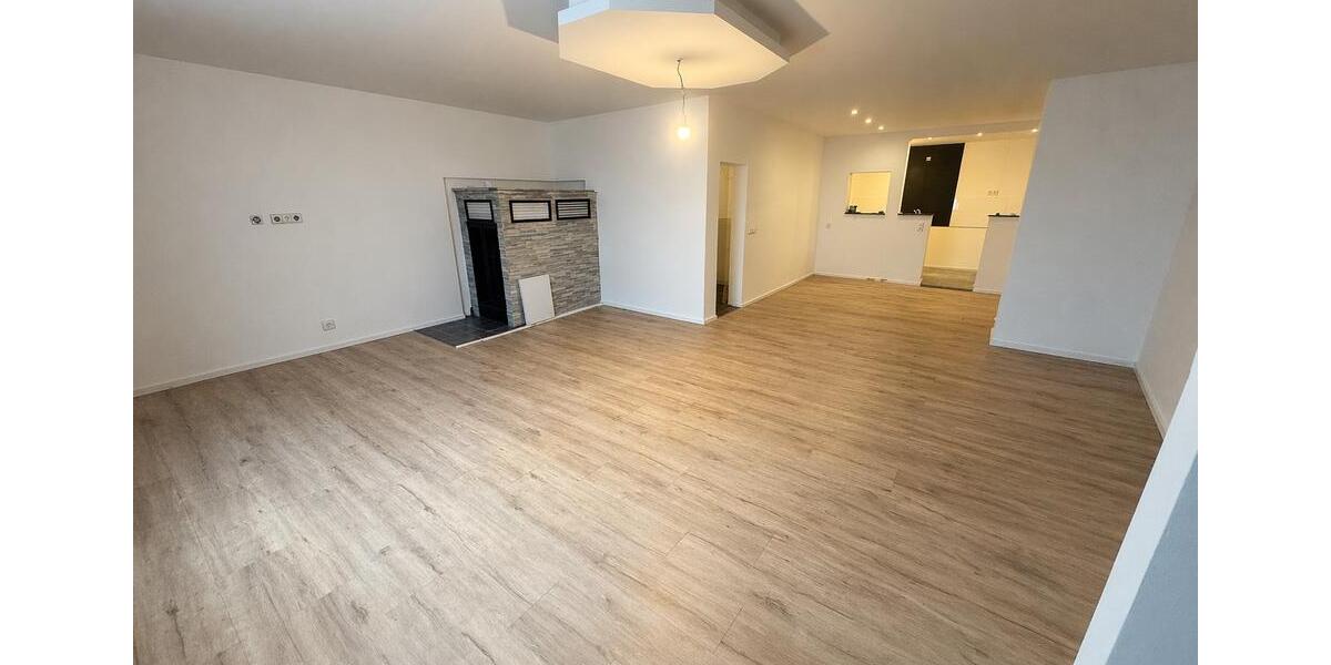 Erdgeschoßwohnung Burg - 4 Zimmer, 130 m&sup2;, 820&euro; | Angebot:26409641