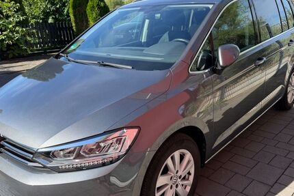 VW Touran 51.991 km 24.990 &euro; Königswinter 53639