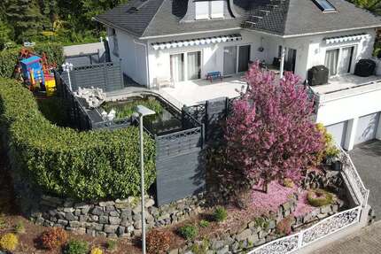 Haus Büdingen - 7 Zimmer, 200 m&sup2;, 850.000&euro; | Angebot:26407937