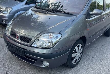 Renault Scenic 154.400 km 1.600 &euro; München 80937