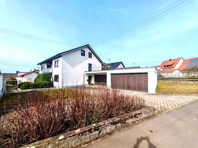 Haus zum Kaufen in Hülben 529.000 € 284 m²