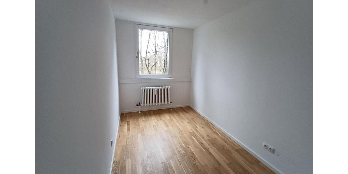 Etagenwohnung München Thalkirchen-Obersendling-Forstenried-Fürstenried-S - 4 Zimmer, 99 m&sup2;, 2.184&euro; | Angebot:26002171