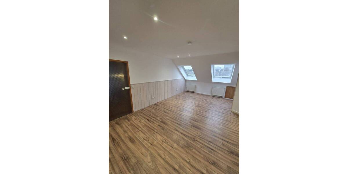 Zimmer Künzell - 4 Zimmer, 160 m&sup2;, 1.250&euro; | Angebot:26376579