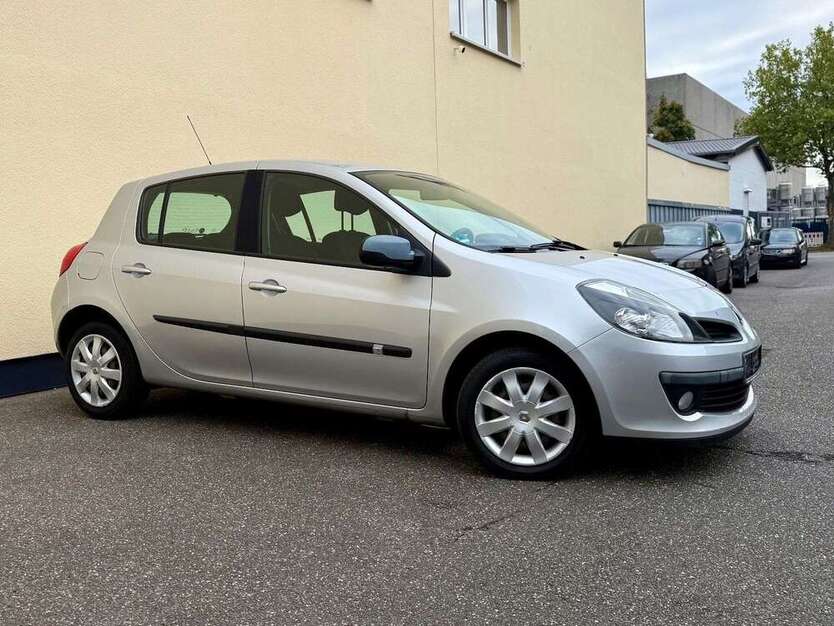 Renault Clio 177.744 km 1.990 € Hamburg 20537