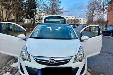 Opel Corsa 183.000 km 2.700 &euro; München 81829