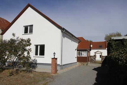 1-Zimmerwohung mit Einbauküche zimmer