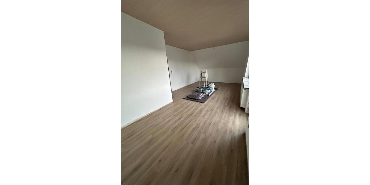Dachgeschoss Wohnung 3 Zimmer 65 qm mit Balkon und Gartennutzung zimmer
