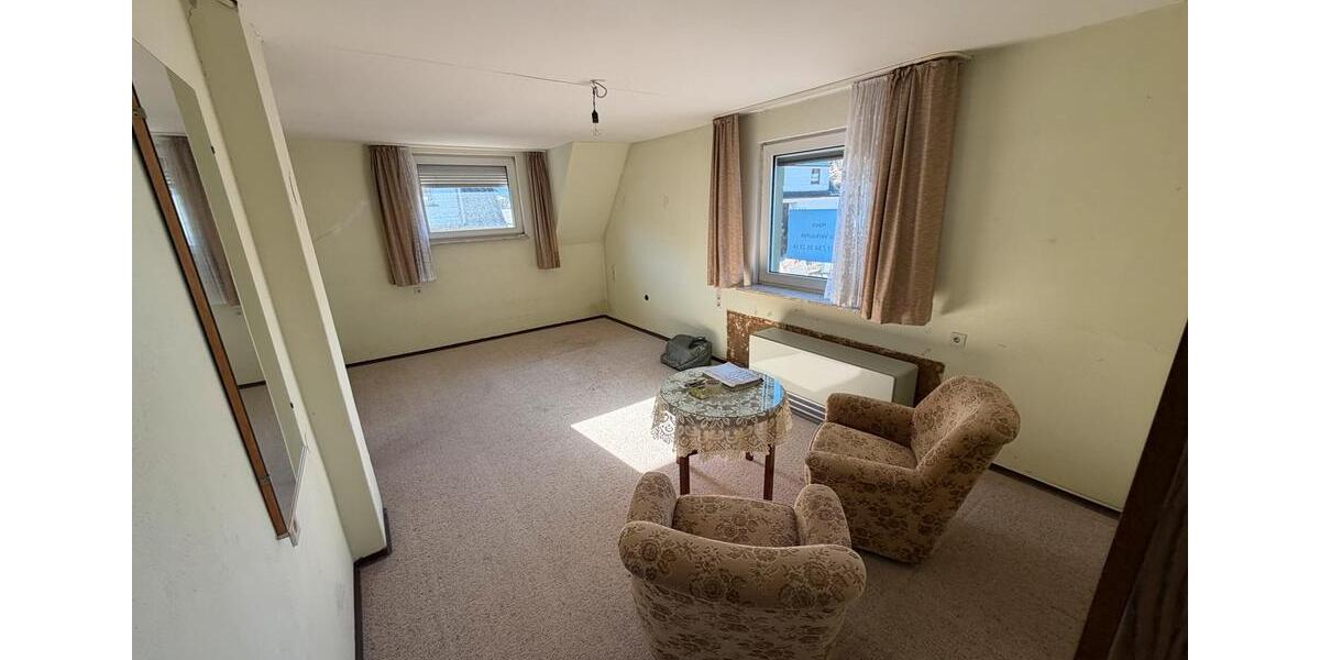Einfamilienhaus Marktredwitz - 7 Zimmer, 132 m&sup2;, 105.000&euro; | Angebot:27137157