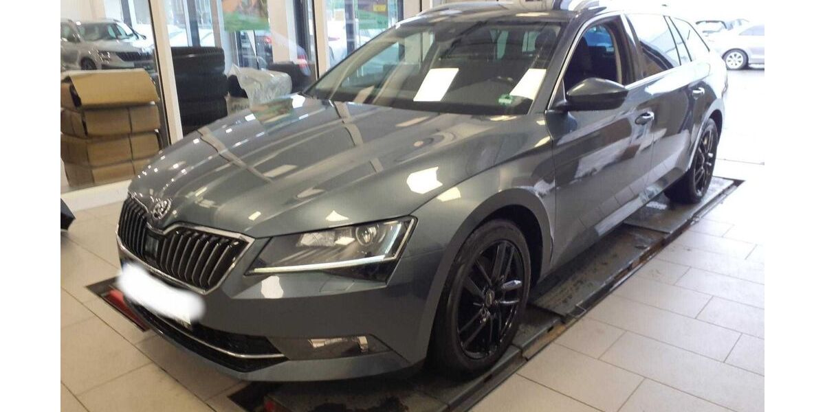 Skoda Superb 136.318 km 14.890 &euro; Braunschweig 38112
