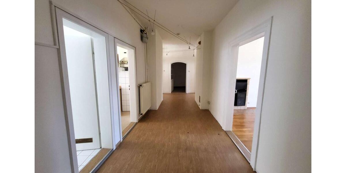 Etagenwohnung Hof Altstadt - 3 Zimmer, 110 m&sup2;, 695&euro; | Angebot:26338552