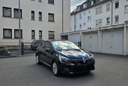 Renault Clio 61.176 km 12.400 &euro; Stuttgart 70374