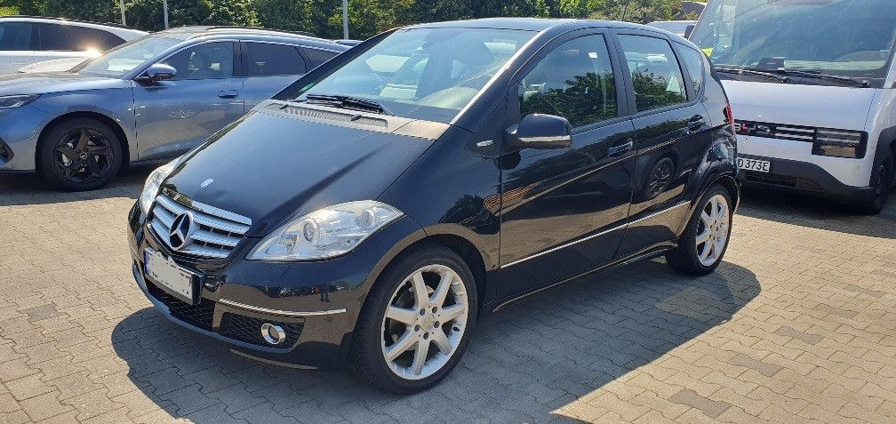 Mercedes-Benz A 200 121.866 km 4.210 &euro; Wachtendonk 47669