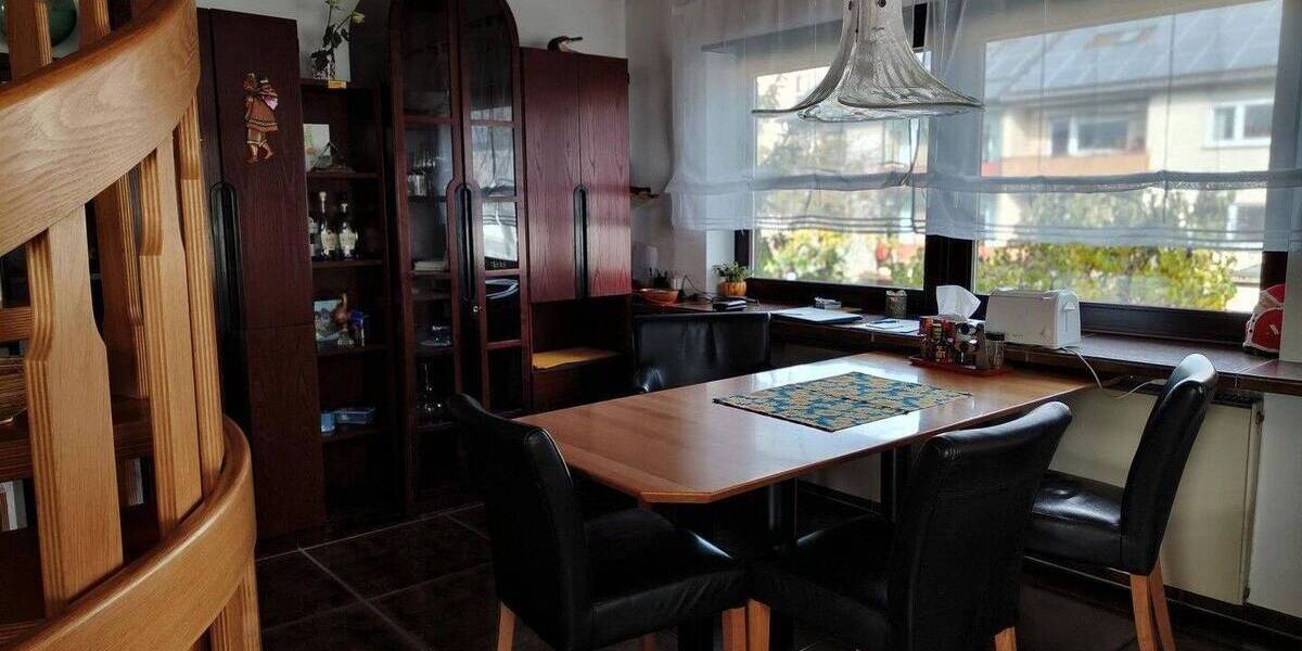 Modernes Einfamilienhaus mit ELW, offenem Kamin und großem Balkon - großzügig und lichtdurchflutet 4 zimmer