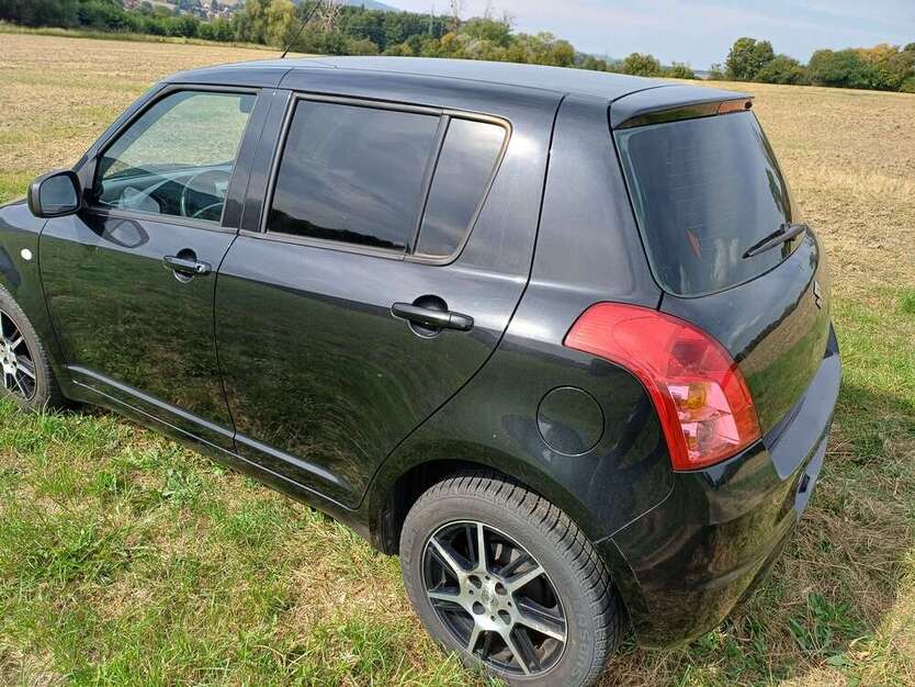 Suzuki Swift 154.000 km 2.900 € Luhden 31711