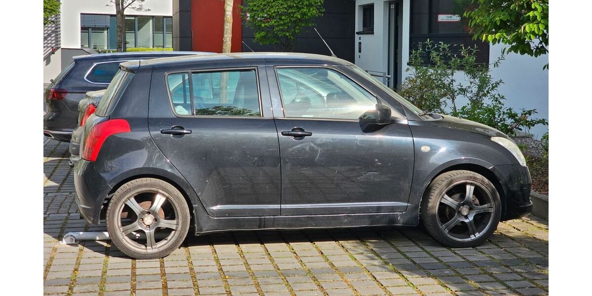 Suzuki Swift 95.000 km 2.950 &euro; Rosenheim 83022
