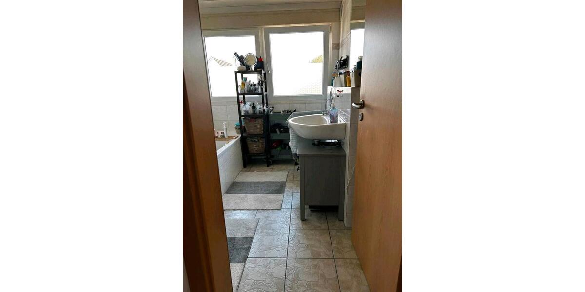 Etagenwohnung Burgbrohl - 3 Zimmer, 95 m&sup2;, 880&euro; | Angebot:26664225