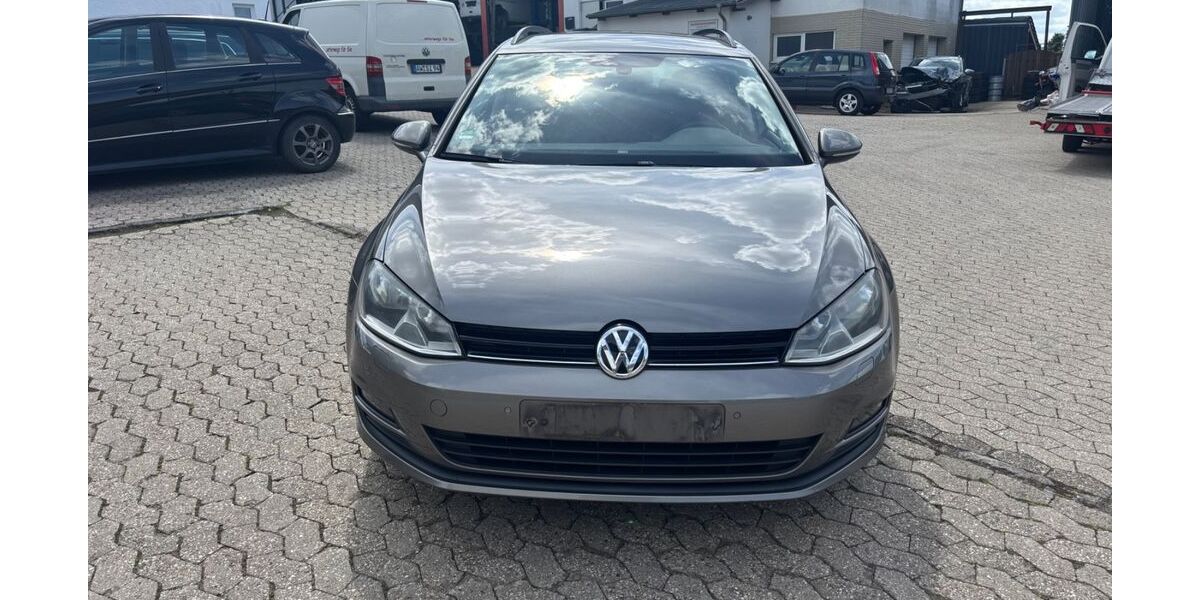 VW Golf 296.177 km 5.000 &euro; Müllenbach 53520