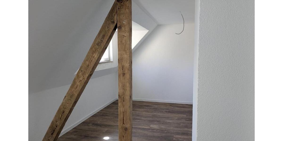 Dachgeschoßwohnung Ottweiler - 2 Zimmer, 53 m&sup2;, 650&euro; | Angebot:26385324