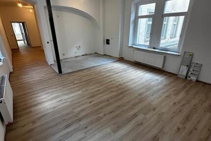 Exklusive 5-Zimmer-Wohnung am Markt in Gera inklusive Aufzug 5 zimmer