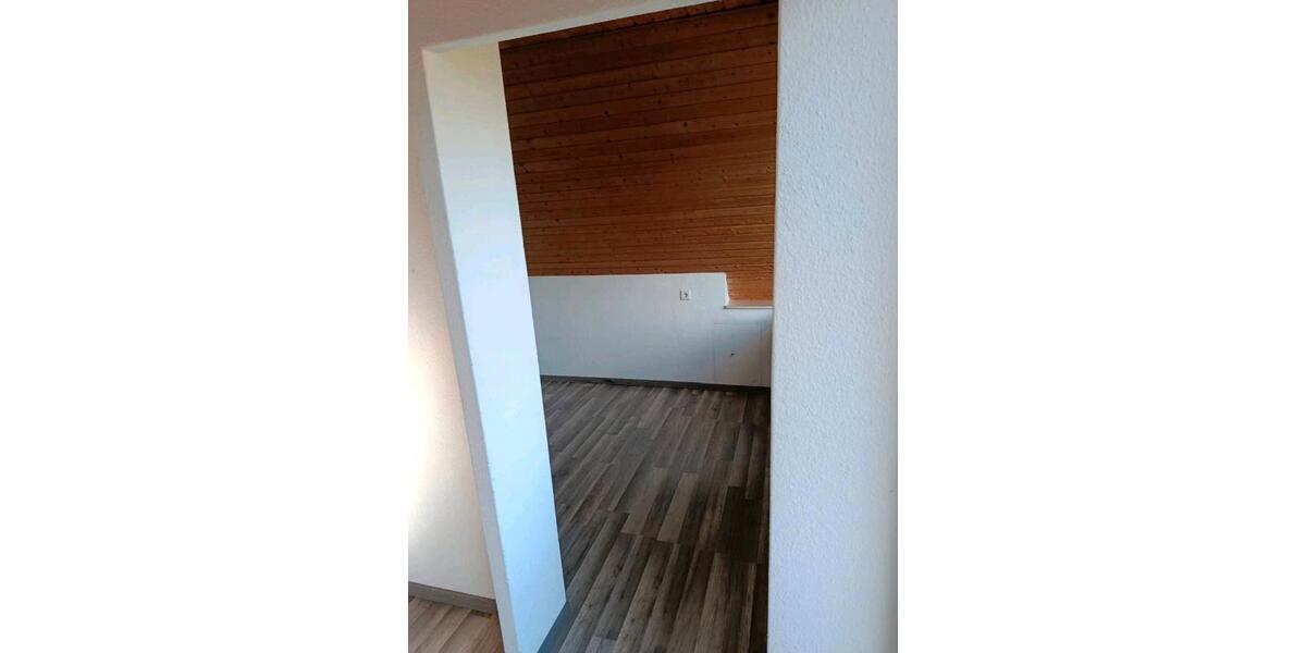 Dachgeschoßwohnung Langwedel - 4 Zimmer, 95 m&sup2;, 950&euro; | Angebot:25981006