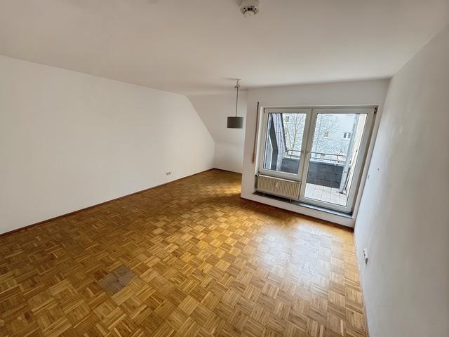 Dachgeschoßwohnung Trier Kürenz - 2 Zimmer, 60 m&sup2;, 750&euro; | Angebot:25607117