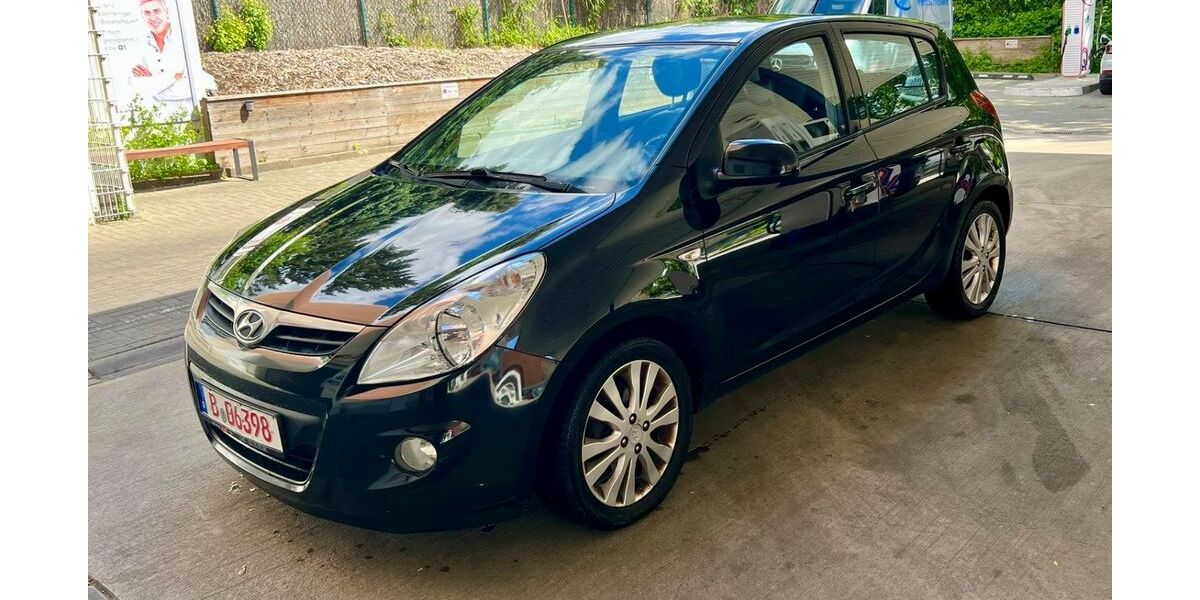 Hyundai i20 168.000 km 1.900 &euro; Berlin 12109