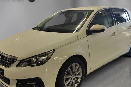 Peugeot 308 9.900 km 18.240 &euro; Pforzheim 75177